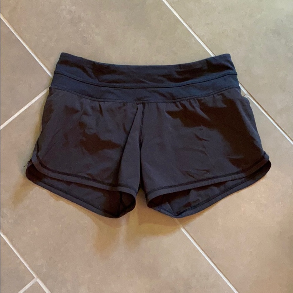 Womens size 6 black Lululemon shorts